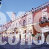 PALACIO MUNICIPAL AGUASCALIENTES, AGUASCALIENTES, TOMA NOCTURNA, ARQUITECTURA,LUCES,MEXICO DE NOCHE, CALLES DE MEXICO, ARBUSTOS,BALCON,NADIE, HISTORIA DE MÉXICO,CIUDAD MEXICANA